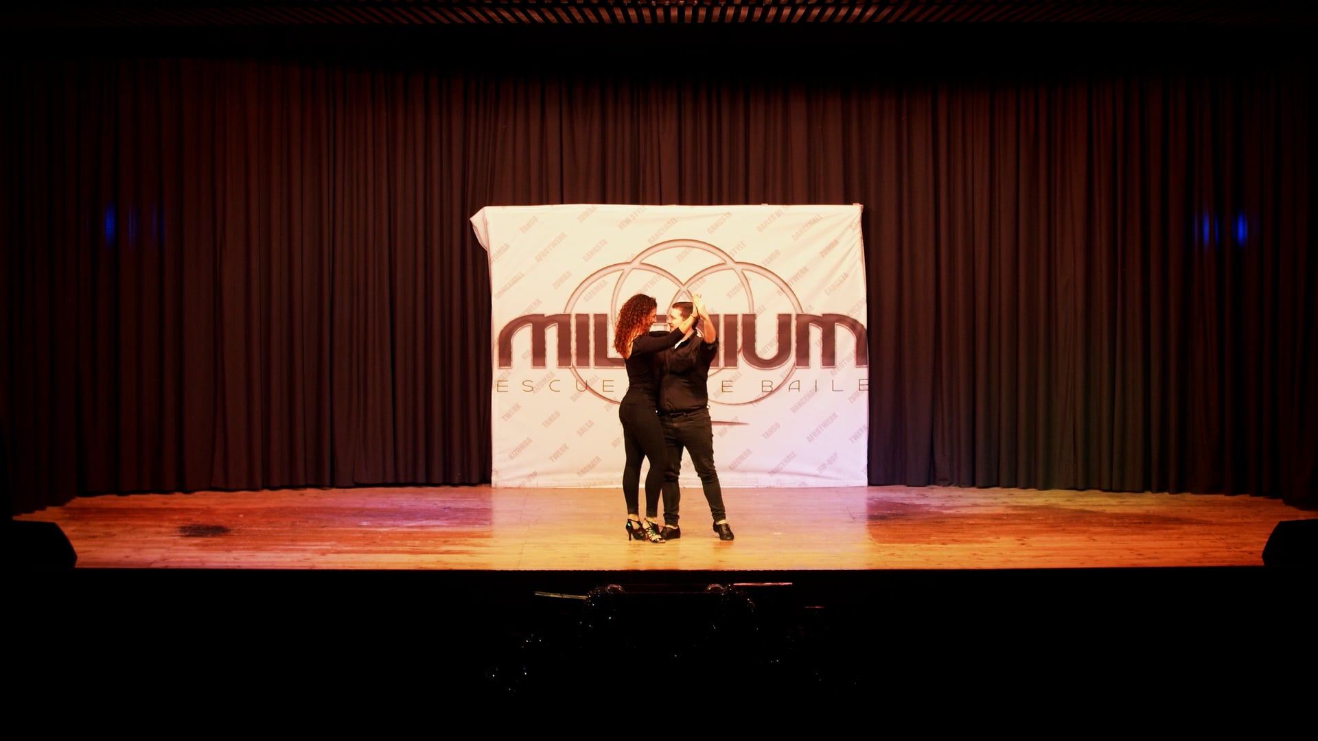 Show Club Milenium 2021 – Ivan y Sara