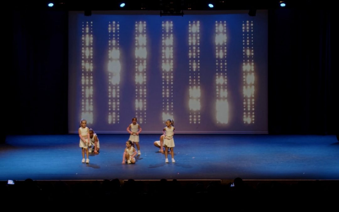 SUPERSTARS – MICAELA